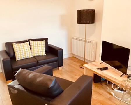 Ludgershall  Two Bedroom, Off-Road Parking מראה חיצוני תמונה