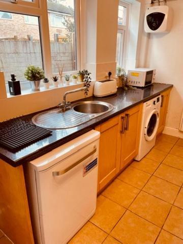 Ludgershall  Two Bedroom, Off-Road Parking מראה חיצוני תמונה